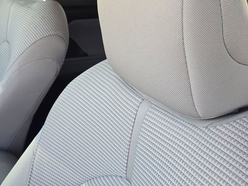 Used 2024 Toyota Highlander LE image 17