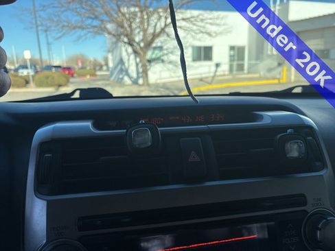 Used 2013 Toyota 4Runner SR5 image 10