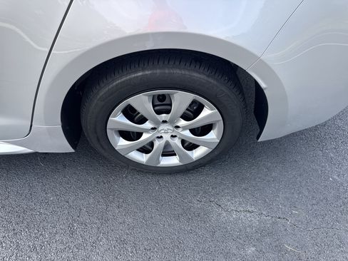 Used 2026 Toyota Corolla LE FWD image 12
