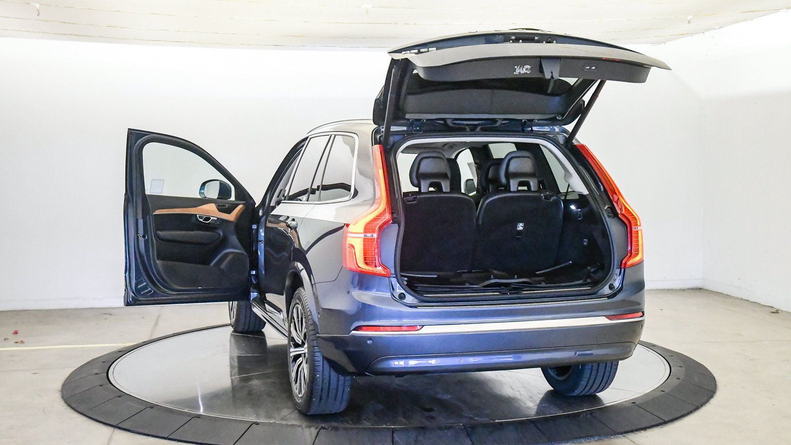 Certified 2023 Volvo XC90 B6 Plus w/ Protection Package Premier AWD/4WD image 26