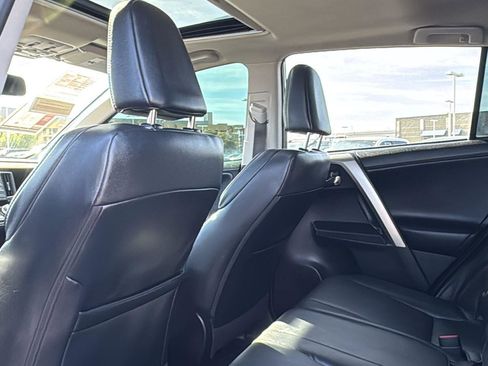 Used 2014 Toyota RAV4 Limited image 29