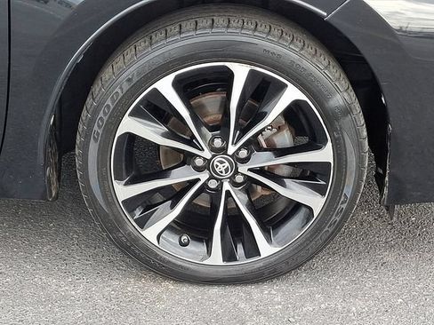 Used 2018 Toyota Corolla SE FWD image 8