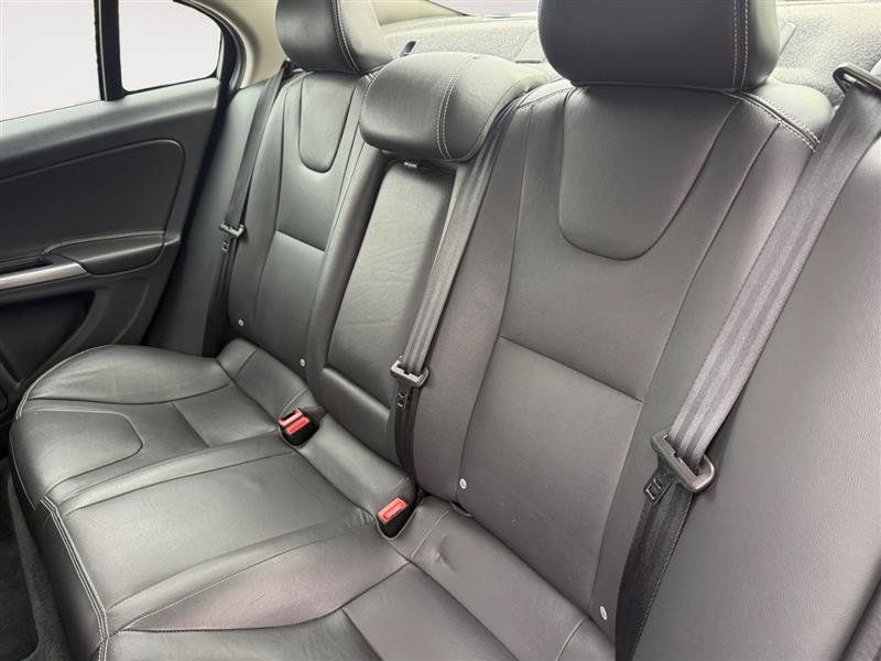 Used 2018 Volvo S60 T5 Dynamic w/ Protection Package AWD/4WD image 15