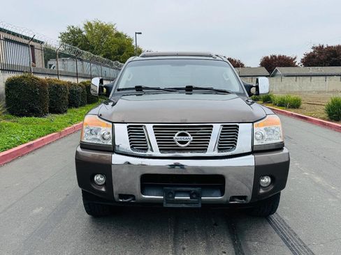 Used 2014 Nissan Titan SL w/ SL Moonroof Package image 8