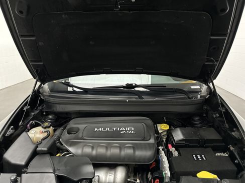 Used 2015 Jeep Cherokee Latitude w/ Cold Weather Group AWD/4WD image 36
