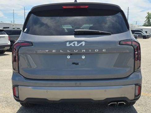 Used 2025 Kia Telluride EX w/ EX Captain's Chair Package FWD image 4