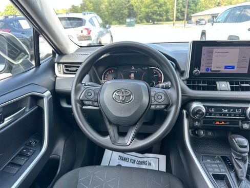 Used 2023 Toyota RAV4 XLE AWD/4WD image 19