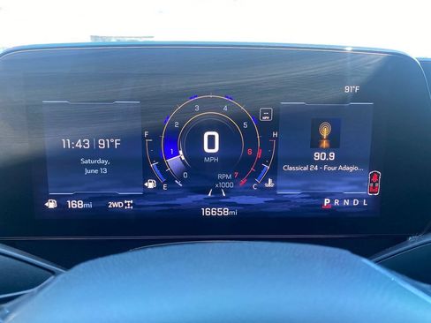 Used 2025 Chevrolet Traverse LT w/ Driver Confidence Package AWD/4WD image 11