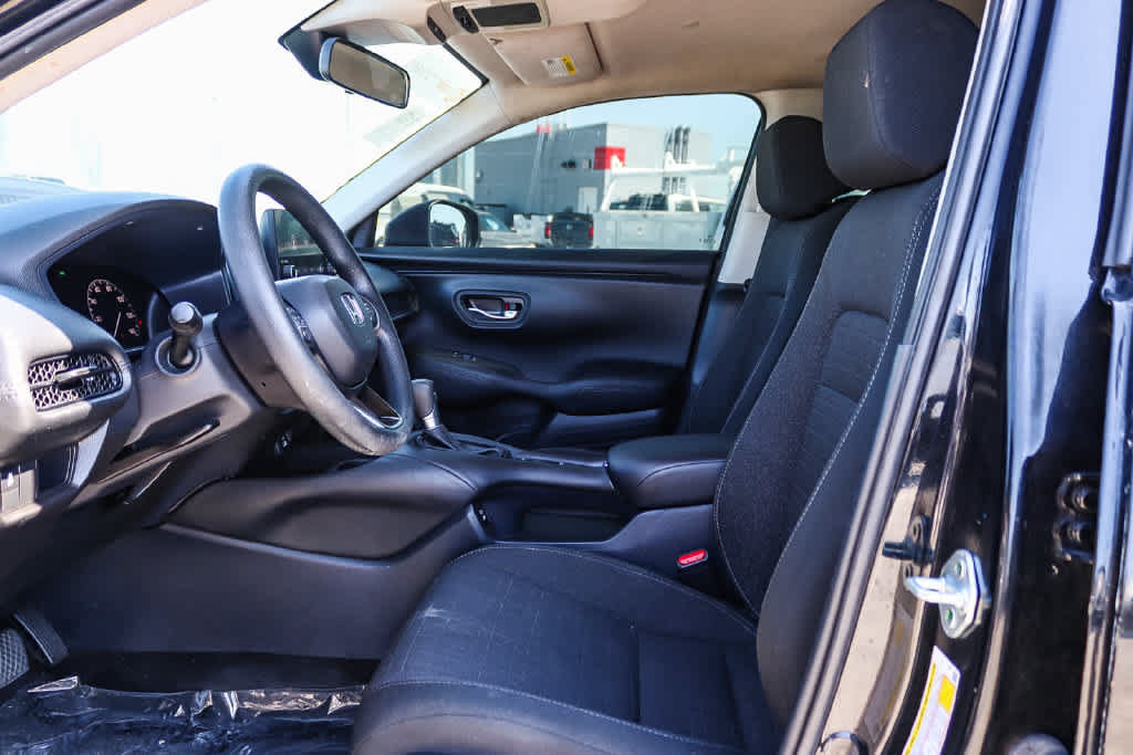 Used 2025 Honda HR-V LX image 16