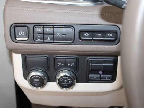 Used 2024 GMC Yukon XL Denali w/ Max Trailering Package RWD image 28