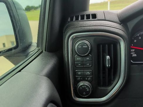 Used 2020 Chevrolet Silverado 1500 LT Trail Boss AWD/4WD image 21
