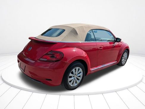 Used 2019 Volkswagen Beetle 2.0T S FWD image 4