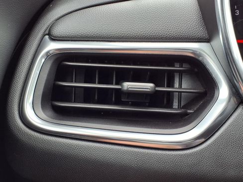 Used 2019 Chevrolet Equinox LT w/ Driver Convenience Package FWD image 30