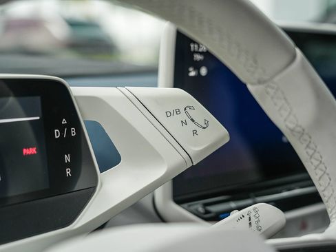 Used 2023 Volkswagen ID.4 S RWD image 19