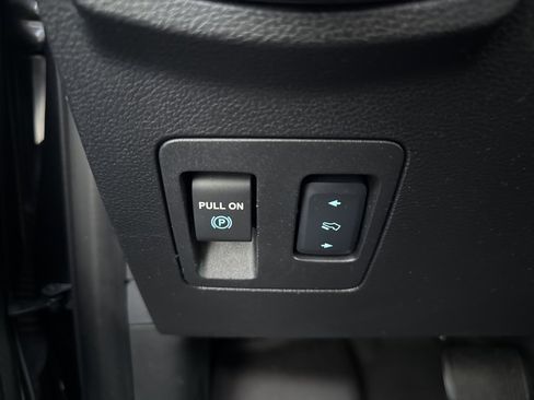 Used 2017 Ford F150 XLT w/ Equipment Group 302A Luxury image 8