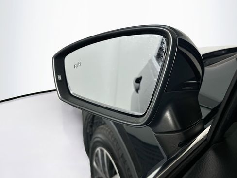 Used 2019 Volkswagen Tiguan SE FWD image 16