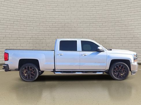 Used 2018 Chevrolet Silverado 1500 LT w/ Trailering Package RWD image 4