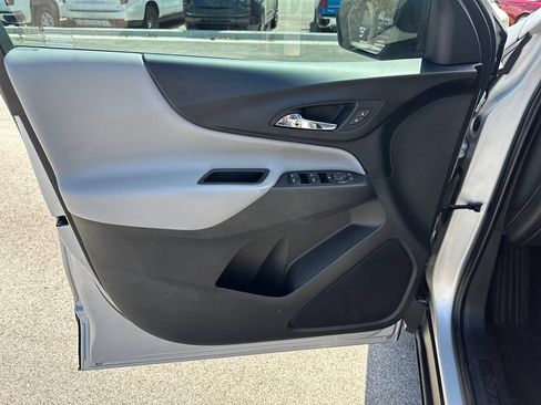 Used 2020 Chevrolet Equinox LS w/ LS Convenience Package FWD image 21