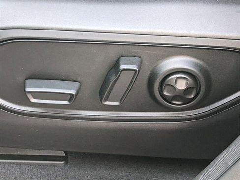 Certified 2025 Jeep Grand Cherokee Laredo image 16