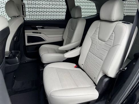 Used 2020 Kia Telluride SX w/ SX Prestige Package image 11