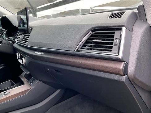 Used 2025 Audi Q5 2.0T Premium image 16