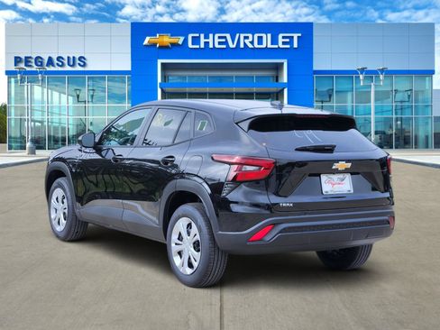 New 2026 Chevrolet Trax LS FWD image 5