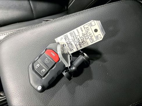 Used 2021 Jeep Wrangler Unlimited Sahara w/ Safety Group image 13