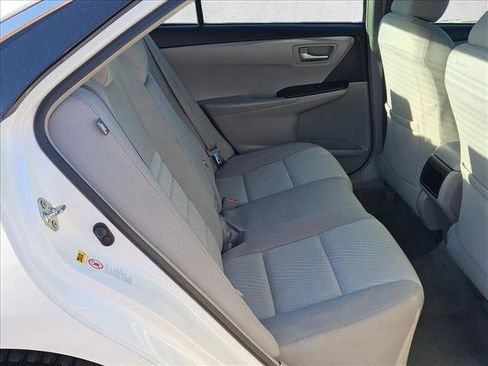 Used 2016 Toyota Camry LE image 17