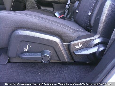 Used 2020 Dodge Journey SE w/ SE Popular Equipment Group image 11