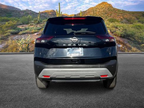 Used 2023 Nissan Rogue S image 6