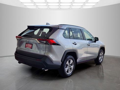 Used 2025 Toyota RAV4 XLE w/ Convenience Package FWD image 5