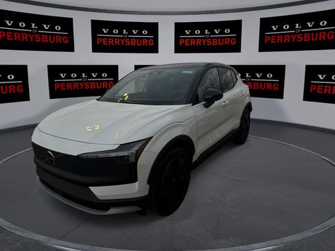 New 2026 Volvo EX30 Cross Country Ultra image 4