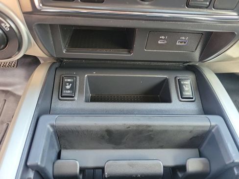 Used 2020 Nissan Titan SV w/ SV Convenience Package AWD/4WD image 32