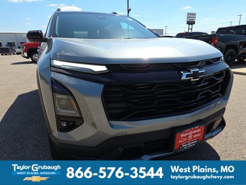 New 2026 Chevrolet Equinox RS w/ Convenience Package III FWD image 11