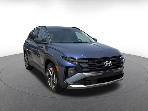 Used 2025 Hyundai Tucson SEL FWD image 3