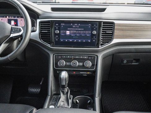 Used 2021 Volkswagen Atlas SEL Premium image 21