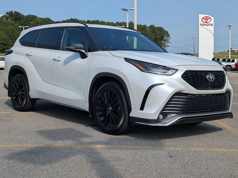 Used 2023 Toyota Highlander XSE FWD image 7