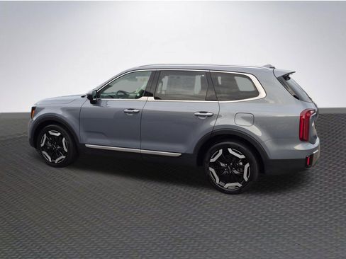 Used 2025 Kia Telluride S FWD image 5