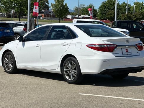 Used 2016 Toyota Camry SE image 6
