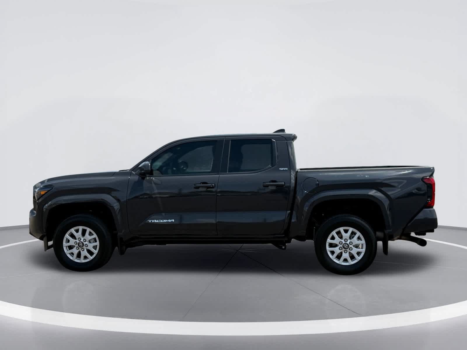 Used 2024 Toyota Tacoma SR5 AWD/4WD image 4