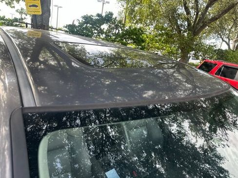 Used 2014 Honda Odyssey Touring image 4