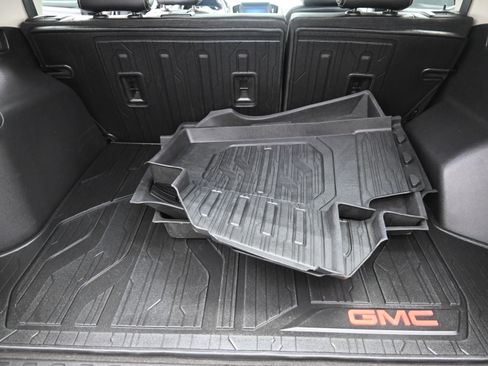 Used 2023 GMC Terrain Denali w/ Black Diamond Edition image 33