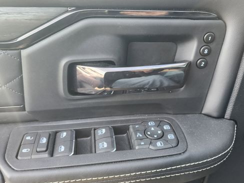 Used 2026 RAM 3500 Limited image 11