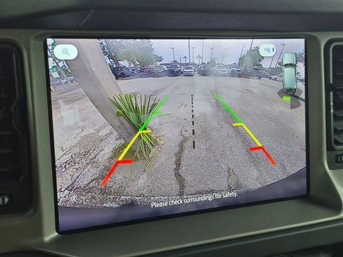 Used 2025 Ford Bronco Outer Banks AWD/4WD image 9