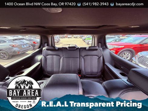 Used 2025 Jeep Wagoneer Series III w/ Premium Group I AWD/4WD image 19