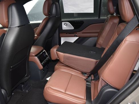 New 2025 Lincoln Aviator Reserve w/ Equipment Group 201A image 11