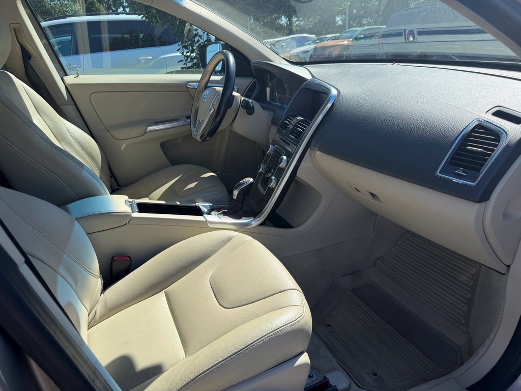 Used 2015 Volvo XC60 T5 AWD/4WD image 9