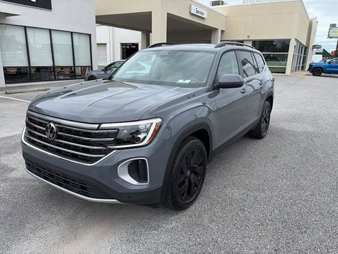 New 2026 Volkswagen Atlas SE FWD image 3