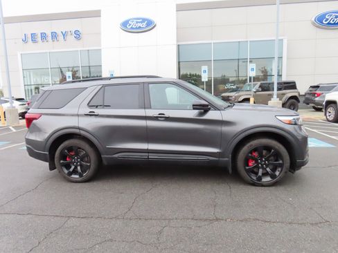 Used 2020 Ford Explorer ST w/ ST Street Pack image 4