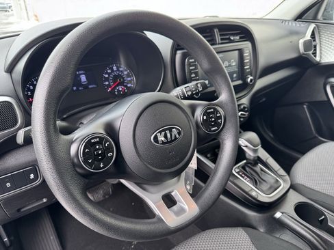 Used 2020 Kia Soul LX image 24